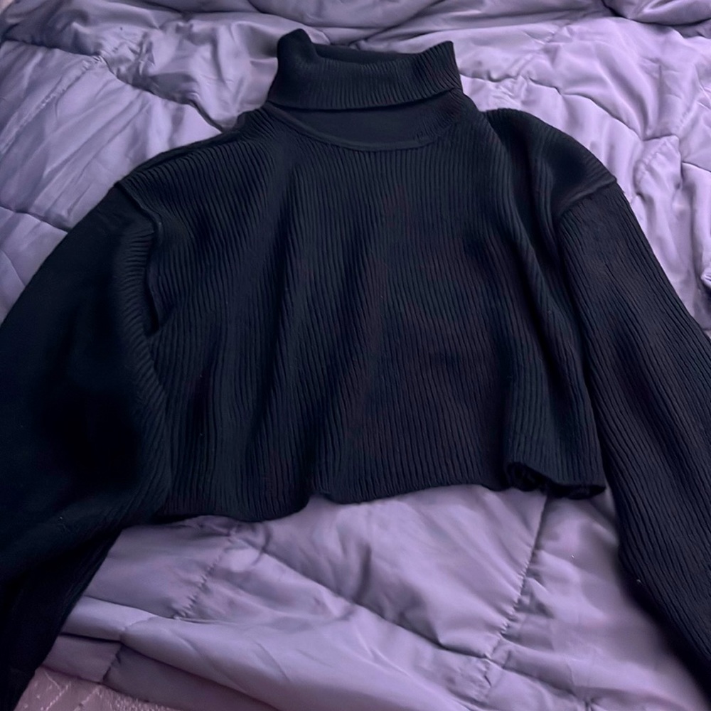 H&M cropped turtleneck